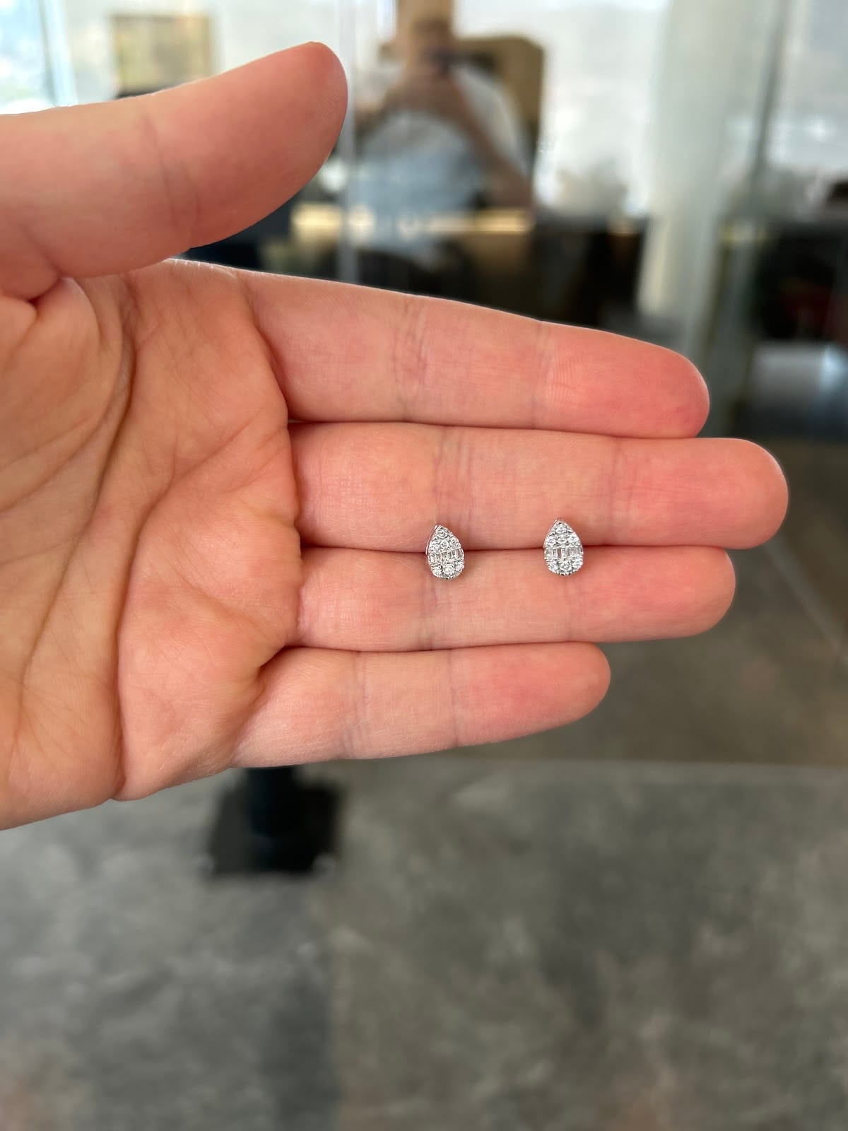 Aretes Studs de Diamante en Oro Blanco